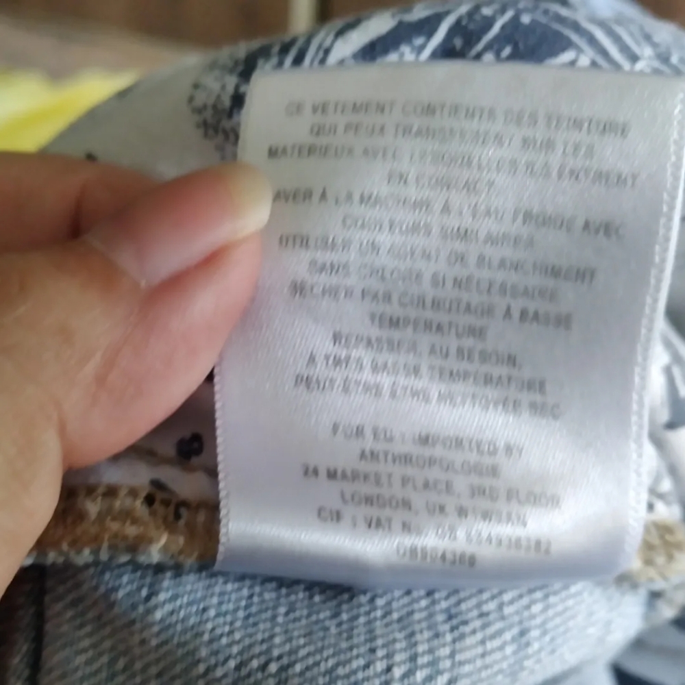 Pilcro and the Letterpress Slim Boyfriend distressed denim shorts, size 29 - Picture 8 of 8